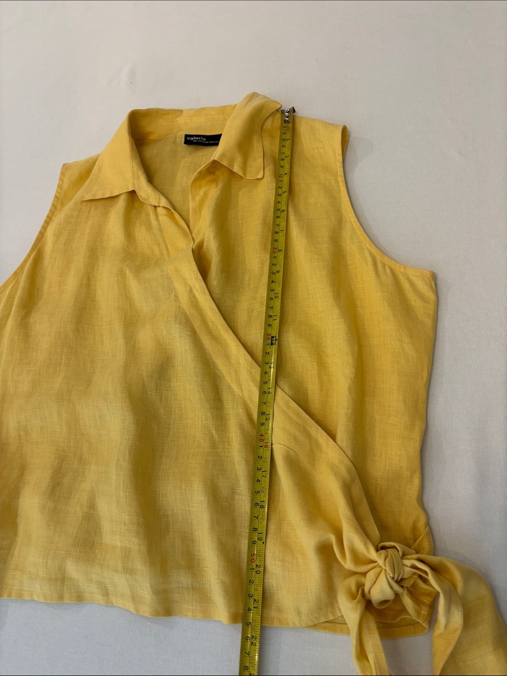 Women’s Yellow Sleeveless Collared Wrap Tie Linen Blouse by Valerie Stevens. L - Picture 8 of 8